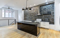 211 Rue du St-Sacrement 103, Montréal (Ville-Marie), QC H2Y 1W9
