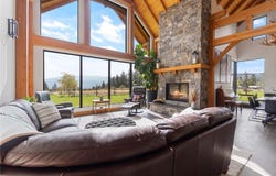 6400 Keyes Avenue, Peachland, BC V0H 1X8