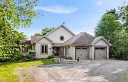 140 Ch. Éric, Val-des-Lacs, QC J0T 2P0