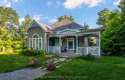 37 Lizzies Lane, McKellar, ON P2A 0B4