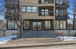 231 Rue Riverside 303, Saint-Lambert, QC J4P 1A3