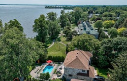 12 Av. Stewart, Pointe-Claire, QC H9S 5T5