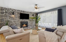 1380 Rue Dupras, Mont-Tremblant, QC J8E 3E7