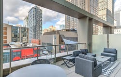 1300 Boul. René-Lévesque O. 303, Montréal (Ville-Marie), QC H3G 0B7