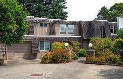 2059 Saltair Pl, Saanich, BC V8N 4S4