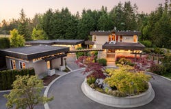 5605 Parker Ave, Saanich, BC V8Y 2N2