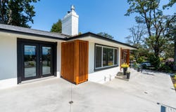 2126 Lansdowne Rd, Oak Bay, BC V8P 1V6