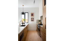 356 E 40th Avenue 1, Vancouver, BC V5W 1L9