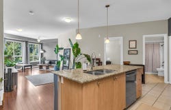285 Ross Drive 402, New Westminster, BC V3L 0B9