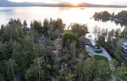 675 Towner Park Rd, North Saanich, BC V8L 5L7