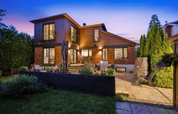 559 Av. de Brixton, Saint-Lambert, QC J4P 3A9
