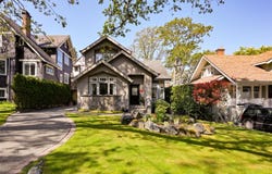 1020 Verrinder Ave, Victoria, BC V8S 3T7