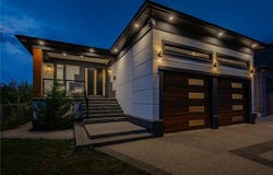 24 Sylvia Street, Kitchener, ON N2K 1E7