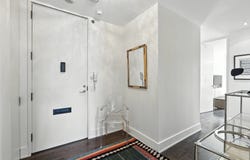 2 Rue Westmount-Square 302, Westmount, QC H3Z 2S5