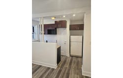 339 Av. Victoria 7, Westmount, QC H3Z 2N1