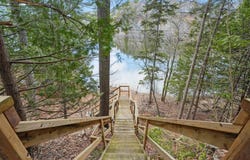 8 Ch. Crépin, Lac-Sainte-Marie, QC J0X 1Z0
