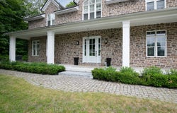 16 Heron Boulevard, Springwater, ON L9X 0J1