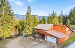 198 Edgar Road, Salmon Arm, BC V1E 2Y2