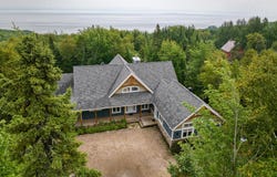 10 12 Ch. du Hameau, Petite-Rivière-Saint-François, QC G0A 2L0