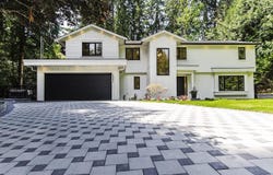 4002 Bayridge Avenue, West Vancouver, BC V7V 3J5
