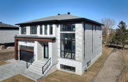 3900 Rue Coallier, Brossard, QC J4Y 0A4