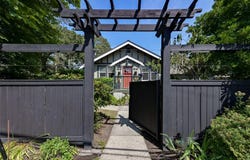 1506 McRae Ave, Saanich, BC V8P 1G5