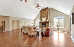 2 Beechgrove Gardens, Stittsville - Munster - Richmond, ON K2S 1R1