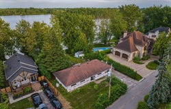 261 Rue de l'Île-Bélair E., Rosemère, QC J7A 1A9
