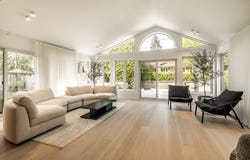 180 Av. Berkley, Saint-Lambert, QC J4P 3E1
