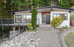 868 Prospect Avenue, North Vancouver, BC V7R 2M3