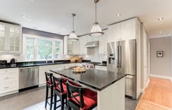 121 Av. Berkley, Saint-Lambert, QC J4P 3C9