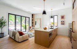356 E 40th Avenue 1, Vancouver, BC V5W 1L9
