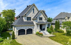 22 Rue de l'Estoril, Candiac, QC J5R 6J9