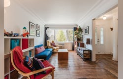 895 Rue St-Jacques, Longueuil (Le Vieux-Longueuil), QC J4H 3E1