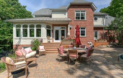 864 Rue Jordi-Bonet, Mont-Saint-Hilaire, QC J3H 5M7