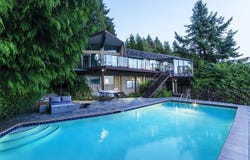 3803 Bayridge Avenue, West Vancouver, BC V7V 3J3
