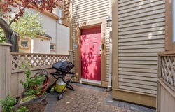 136 Superior St A, Victoria, BC V8V 1T1