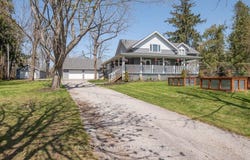 112 Lakeshore Road W, Oro-Medonte, ON L0L 2E0