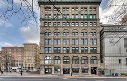 100 Rue St-Antoine O., Montréal (Ville-Marie), QC H2Y 1J6