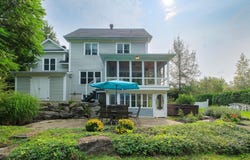 378 Rue de la Couronne, Bromont, QC J2L 2S2