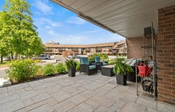 1000 Cedarglen Gate 402, Mississauga, ON L5C 3Z5