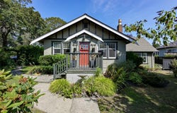 1506 McRae Ave, Saanich, BC V8P 1G5