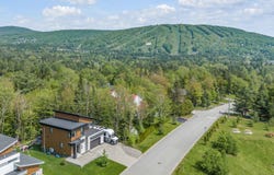 44 Ch. de la Cornière, Lac-Beauport, QC G3B 2R9