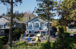 9055 Lochside Dr, North Saanich, BC V8L 1N1