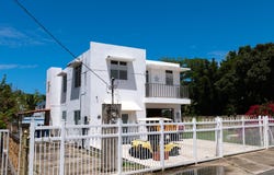 668 PROPIEDAD DE INVERSIÓN A PASOS DE MAR BELLA EN VEGA BAJA, Puerto Nuevo, Vega Baja, 00693