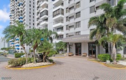 25 CALLE PONCE DE LEON, Santurce, San Juan, 00909