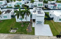 323 CALLE LANZAROTE, Caguas, Caguas, 00725