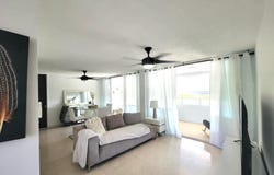 7-J CONDOMINIO LAGUNA GARDENS I, APARTAMENTO 7 J, AVENIDA LAGUNA, CAROLINA, PUERTO R, Isla Verde, Carolina, 00979
