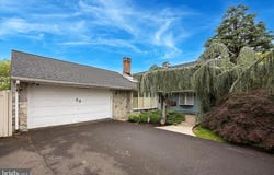39 SMOKETREE ROAD, LEVITTOWN, PA 19056