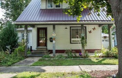 409 1st St SE, Waverly, IA 50677